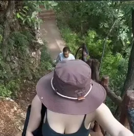爬山时戴帽子好吗？