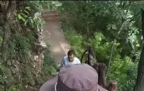 爬山时戴帽子好吗？